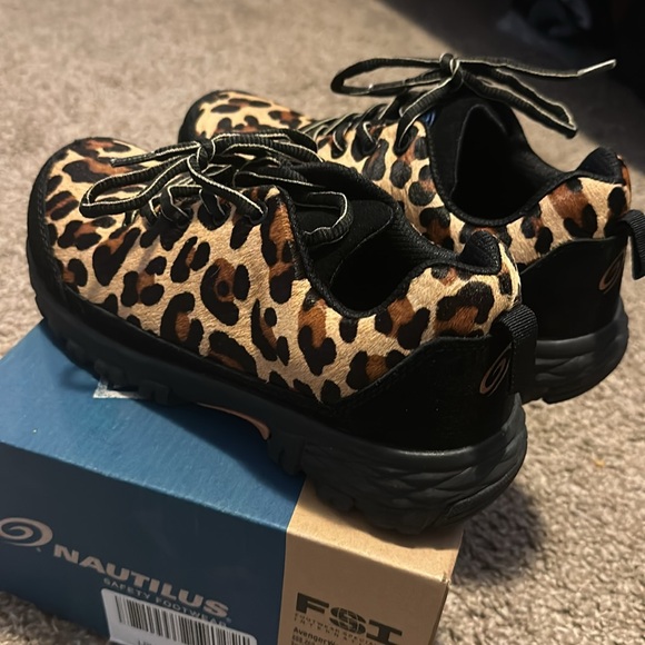 Nautilus safety footwear - Picture 5 of 8